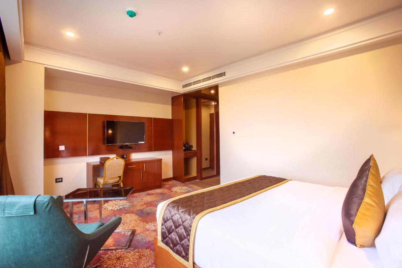 Kingston Hotel Bangalore Esterno foto