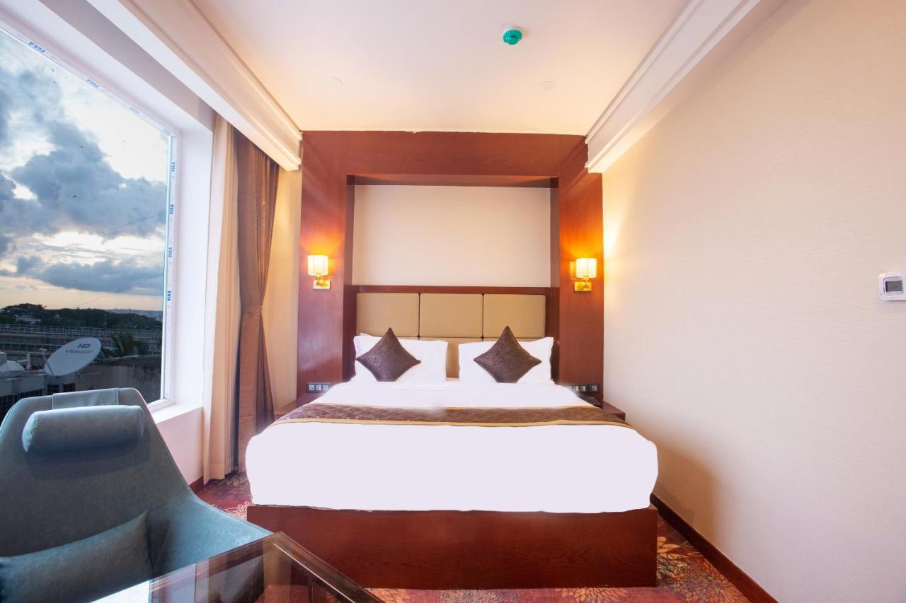Kingston Hotel Bangalore Esterno foto