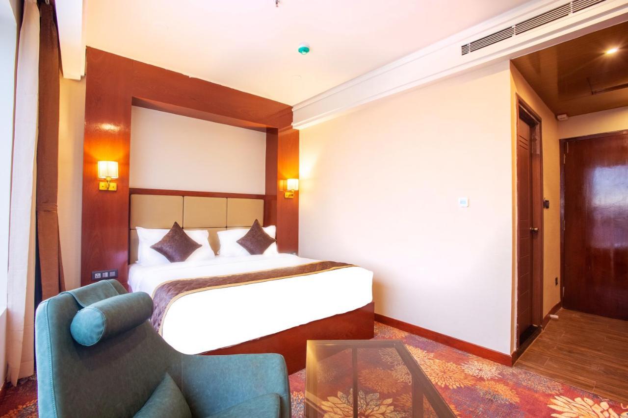 Kingston Hotel Bangalore Esterno foto