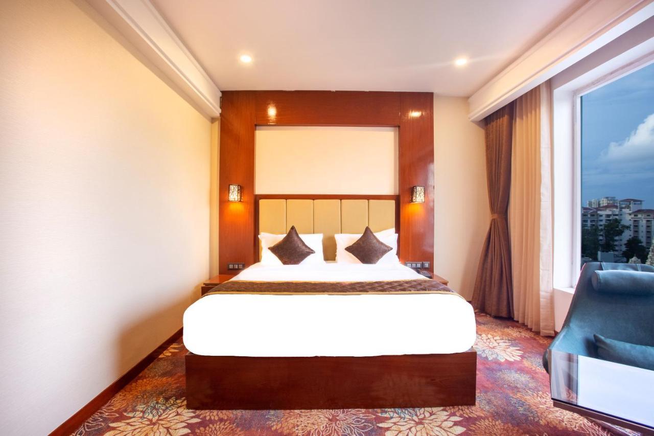 Kingston Hotel Bangalore Esterno foto