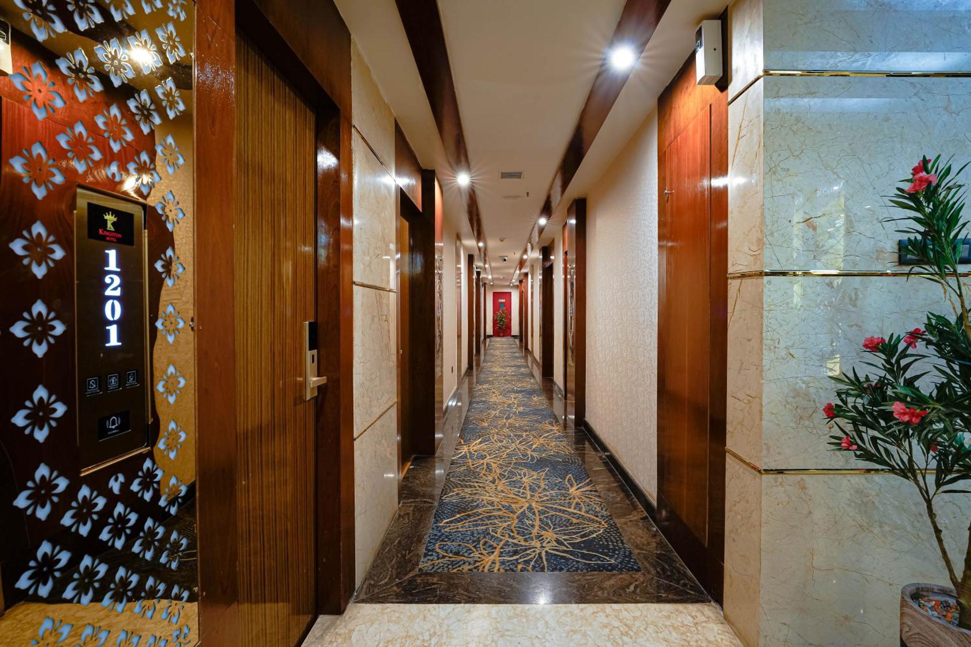 Kingston Hotel Bangalore Esterno foto