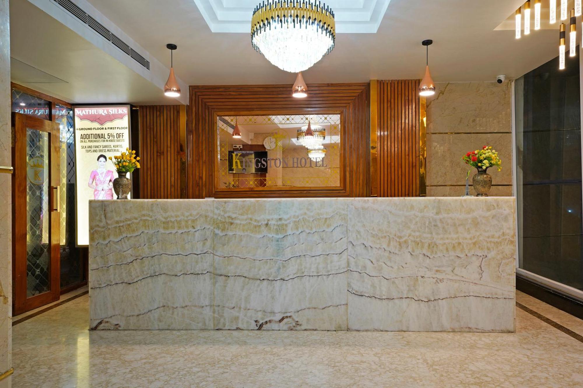 Kingston Hotel Bangalore Esterno foto