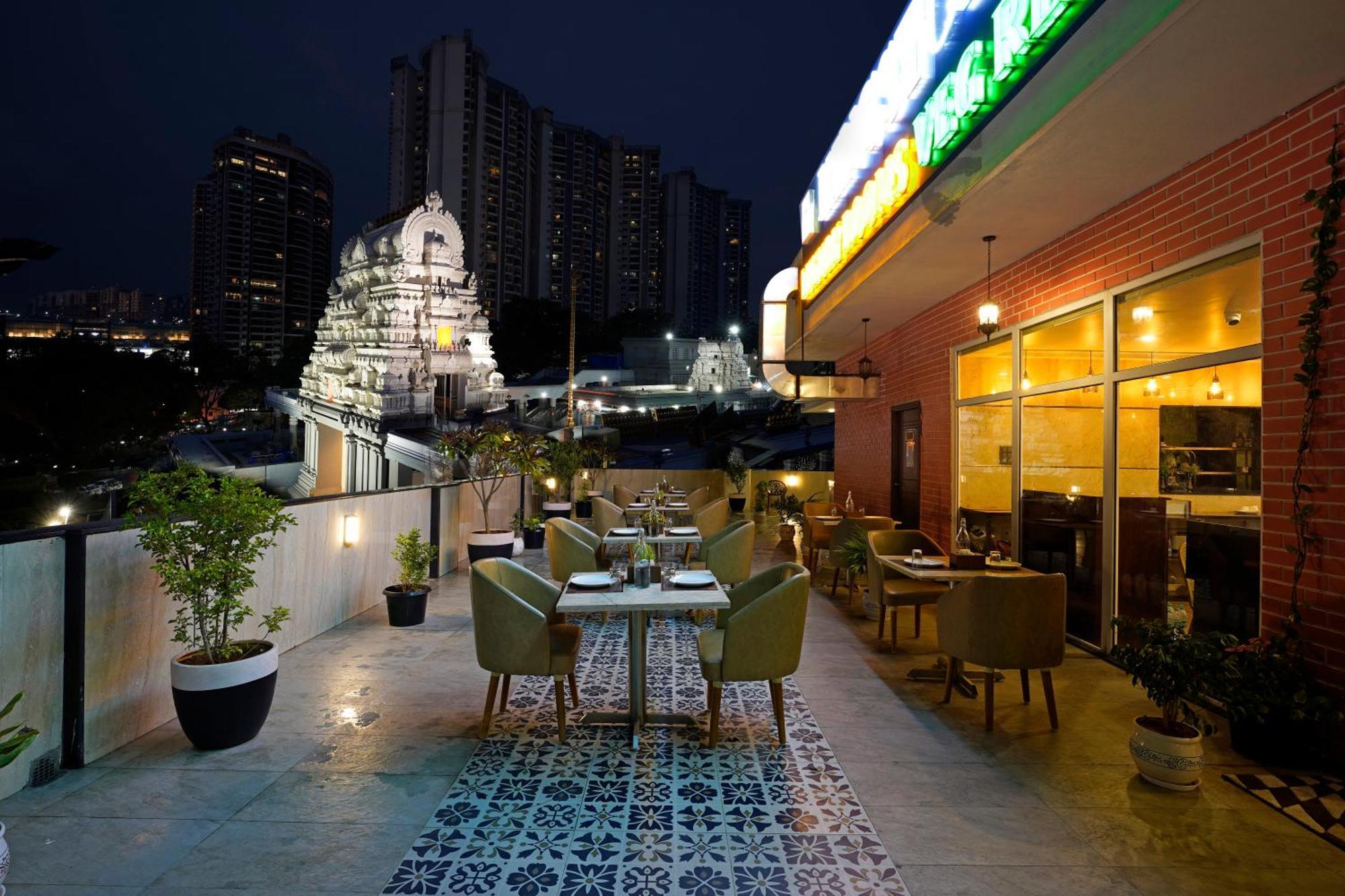 Kingston Hotel Bangalore Esterno foto