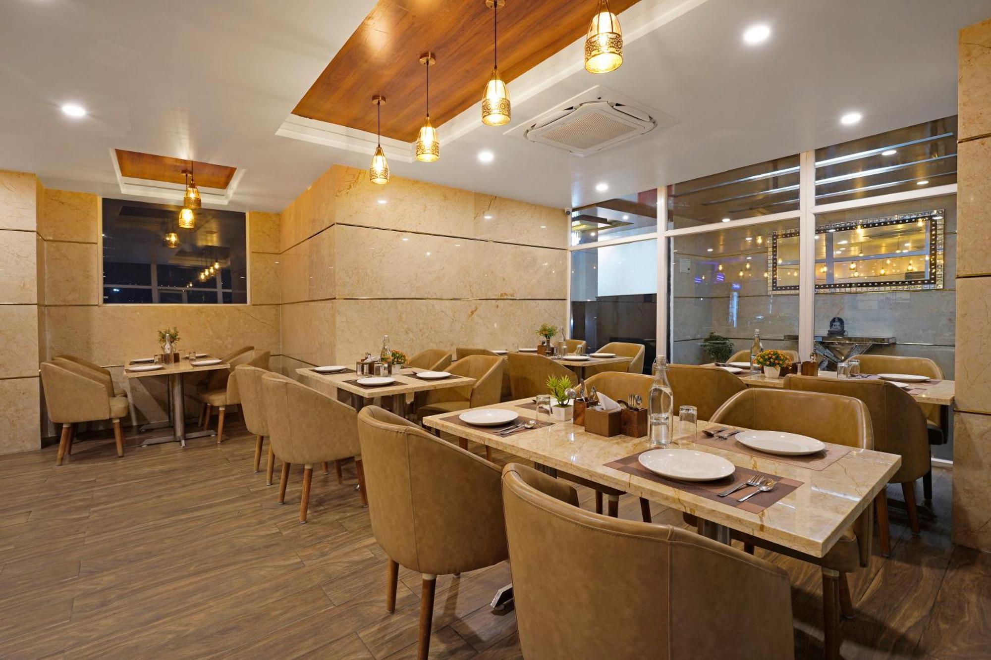 Kingston Hotel Bangalore Esterno foto